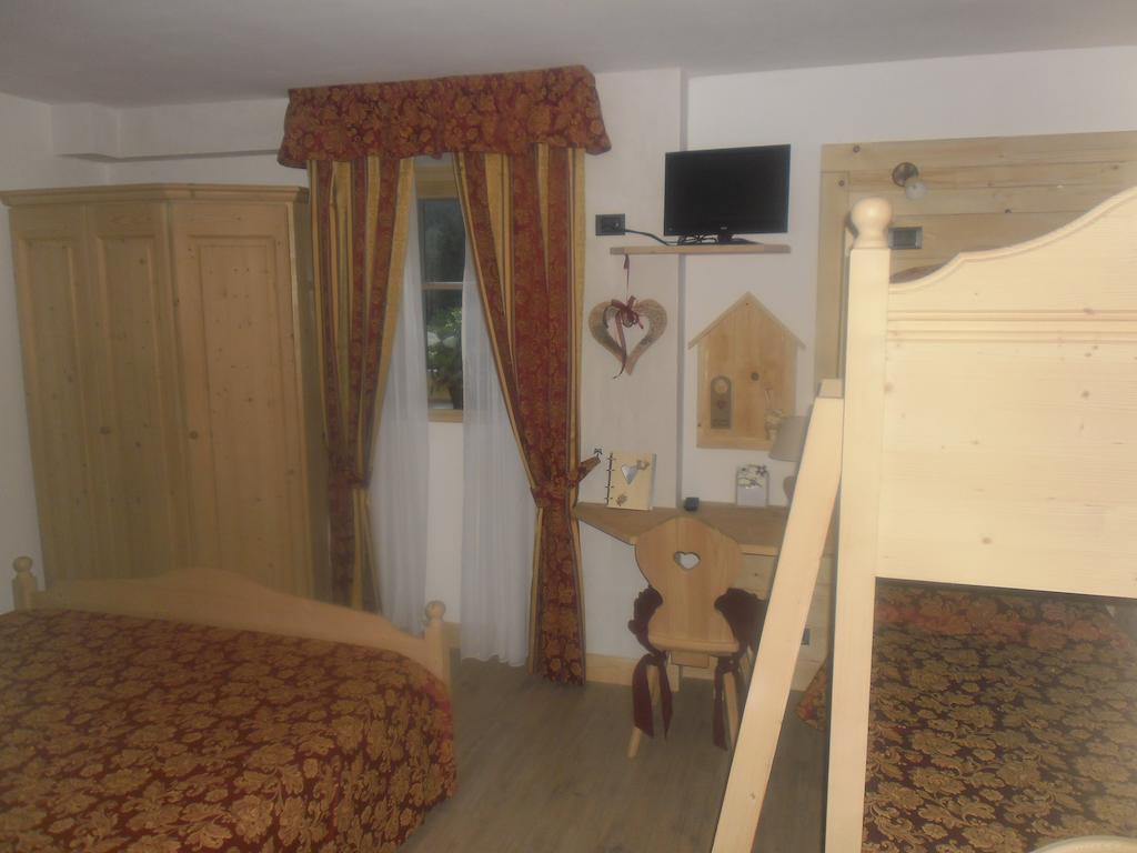 Bed and Breakfast Maso Pin Мадонна-ді-Кампільйо Номер фото