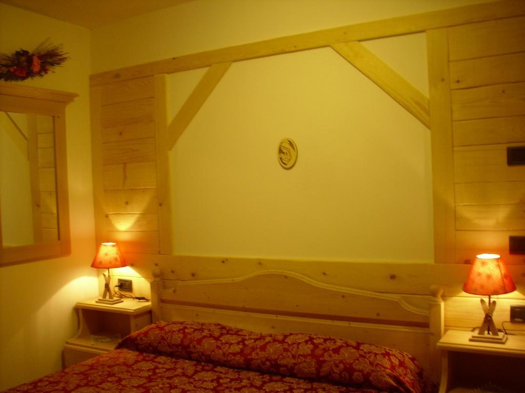 Bed and Breakfast Maso Pin Мадонна-ді-Кампільйо Номер фото
