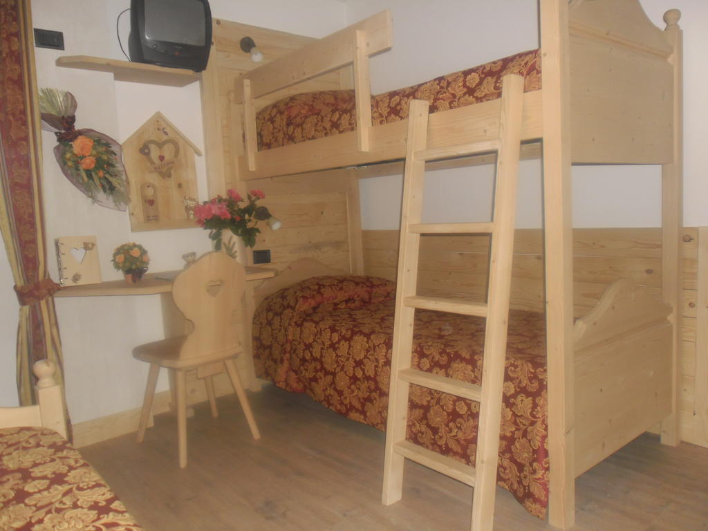 Bed and Breakfast Maso Pin Мадонна-ді-Кампільйо Номер фото