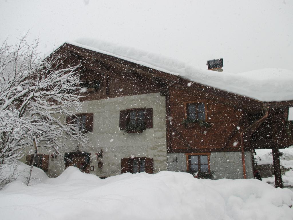 Bed and Breakfast Maso Pin Мадонна-ді-Кампільйо Екстер'єр фото